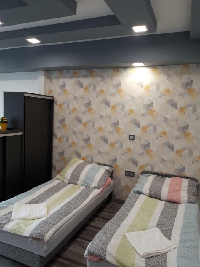 Belvarosi Apartman Szigetvar Exterior photo