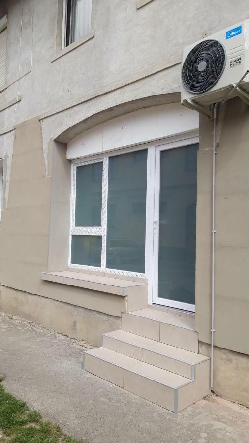 Belvarosi Apartman Szigetvar Exterior photo